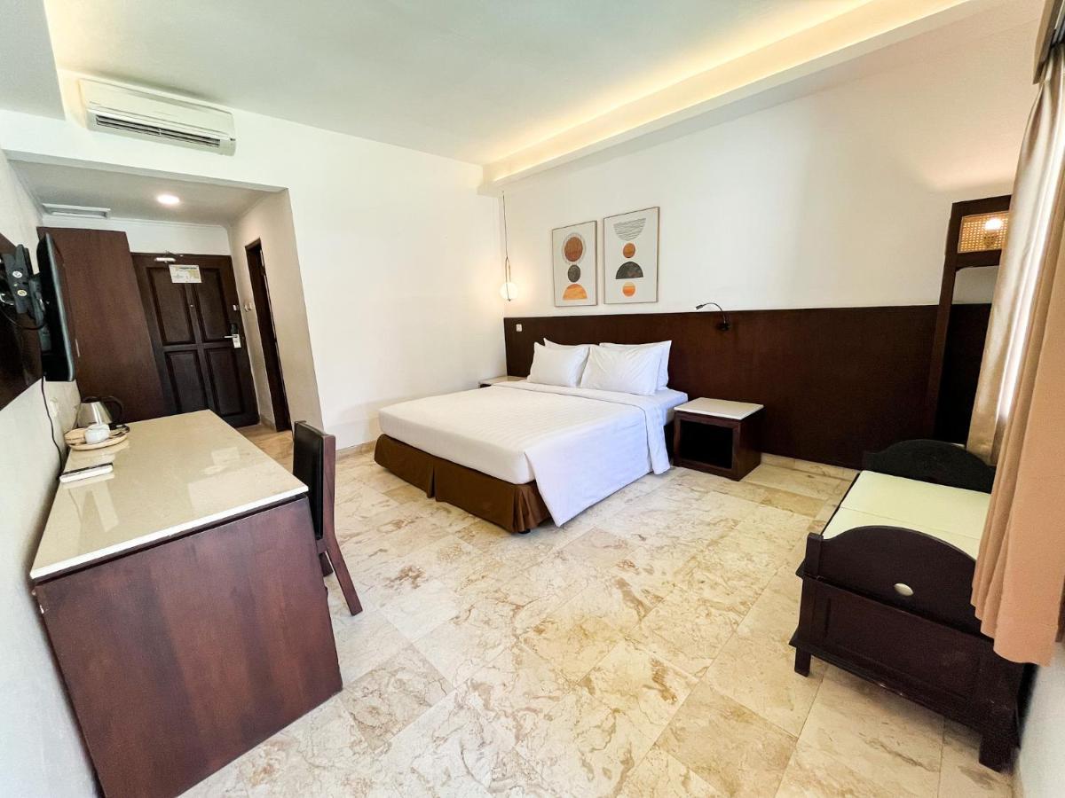 The Lagoon Bali Pool Hotel And Suites Legian Exteriör bild