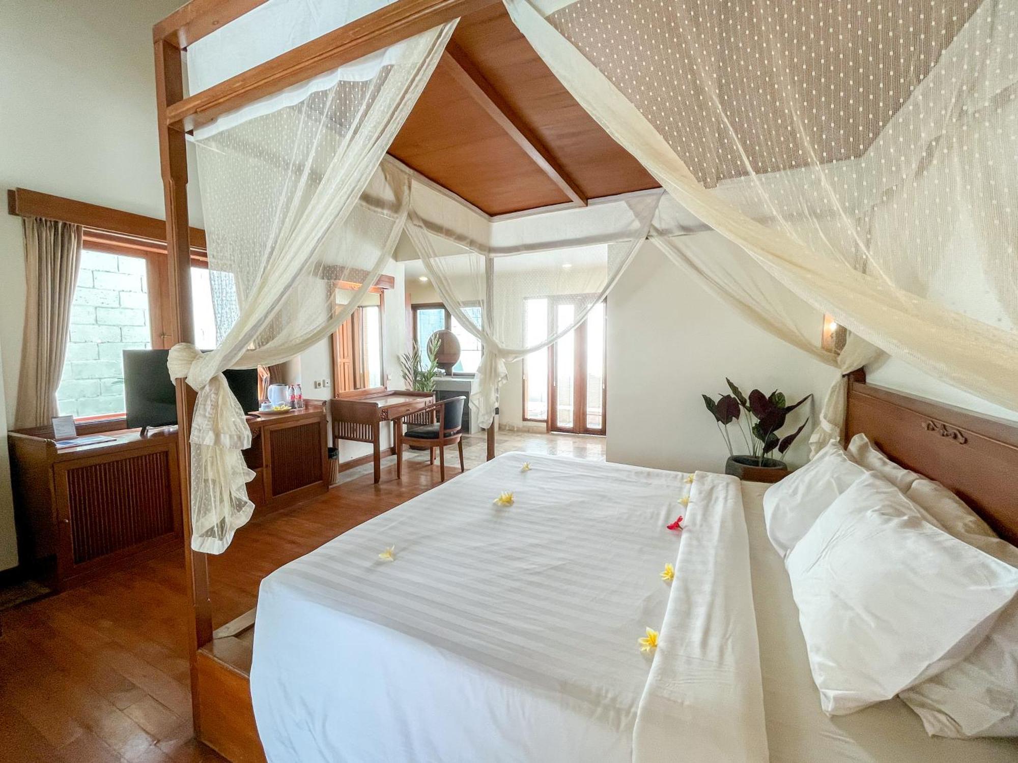 The Lagoon Bali Pool Hotel And Suites Legian Exteriör bild