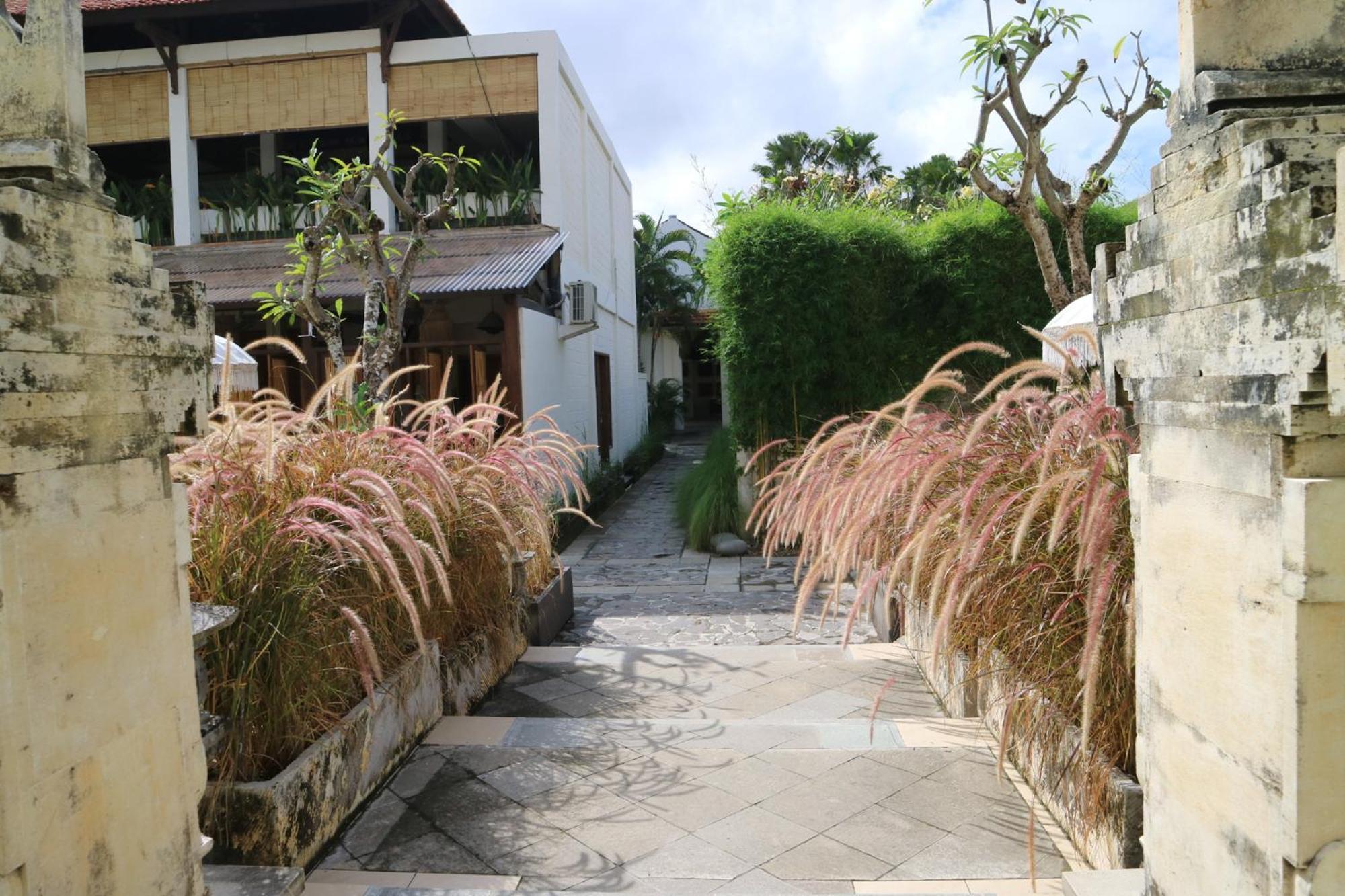 The Lagoon Bali Pool Hotel And Suites Legian Exteriör bild