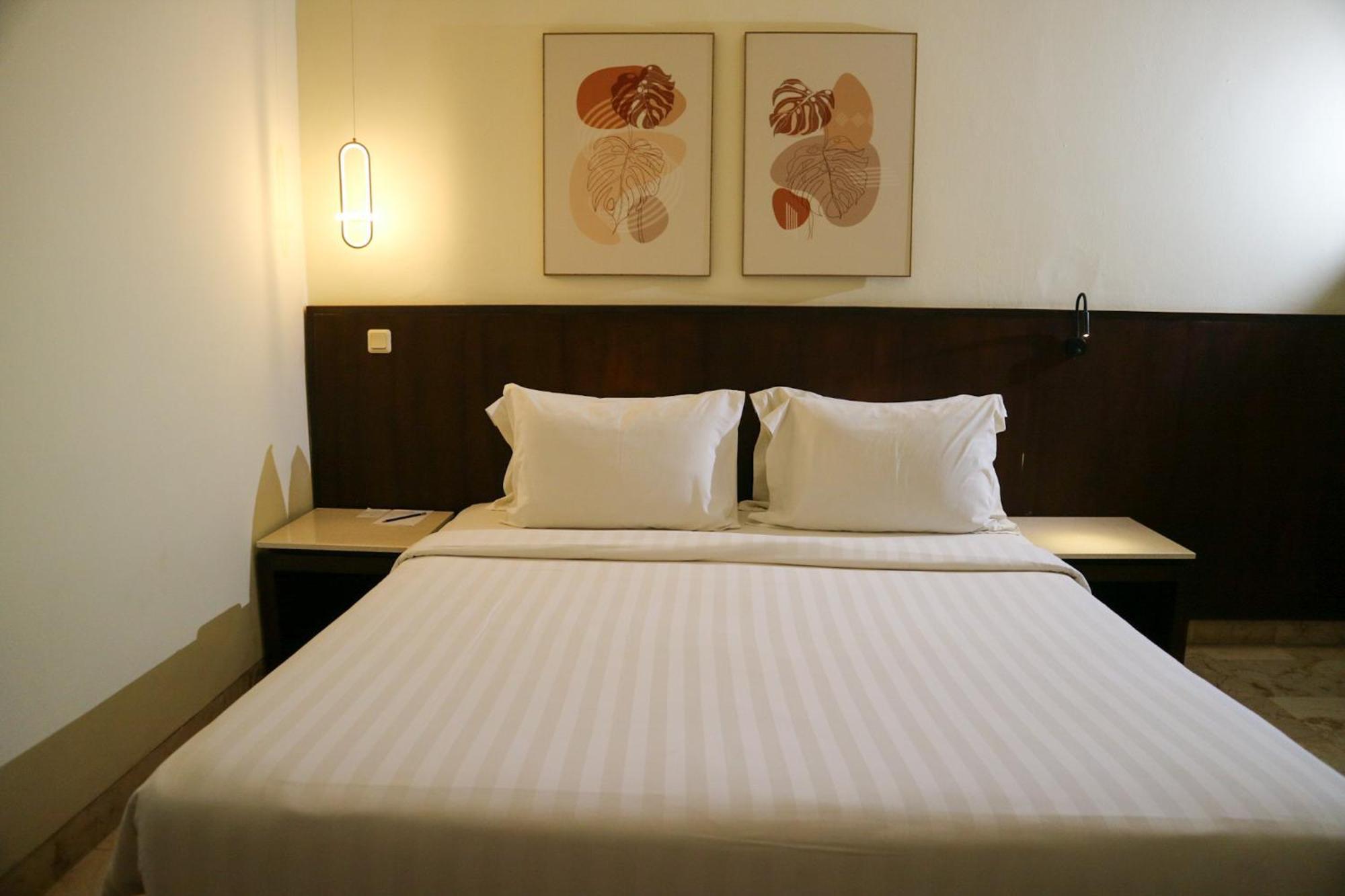 The Lagoon Bali Pool Hotel And Suites Legian Exteriör bild