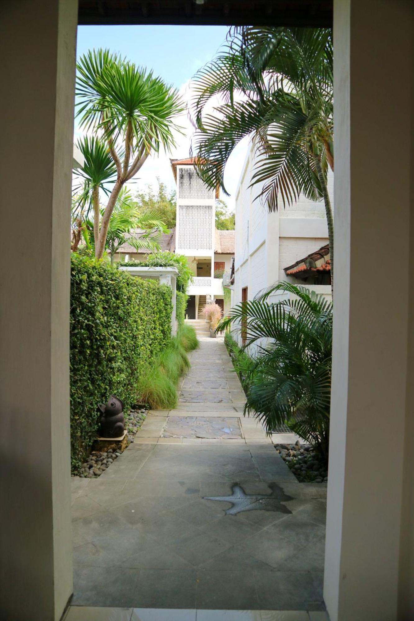 The Lagoon Bali Pool Hotel And Suites Legian Exteriör bild