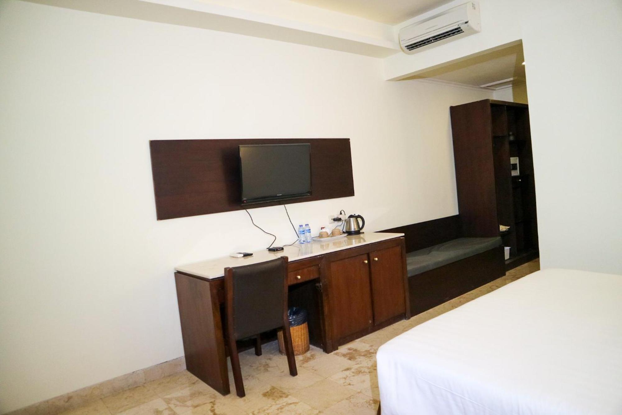 The Lagoon Bali Pool Hotel And Suites Legian Exteriör bild